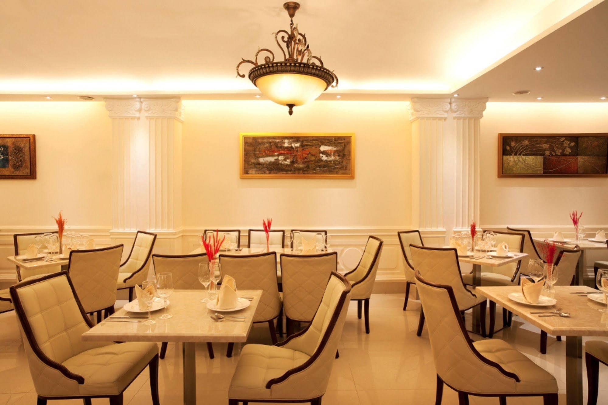 Sky Gem Hotel - Ben Thanh Ho Chi Minh Zewnętrze zdjęcie